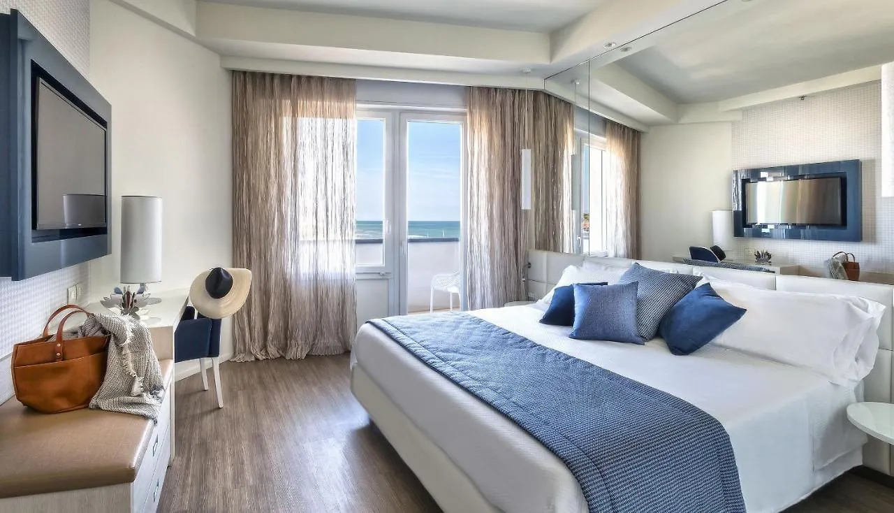 Hotel Nautico Riccione 4*,